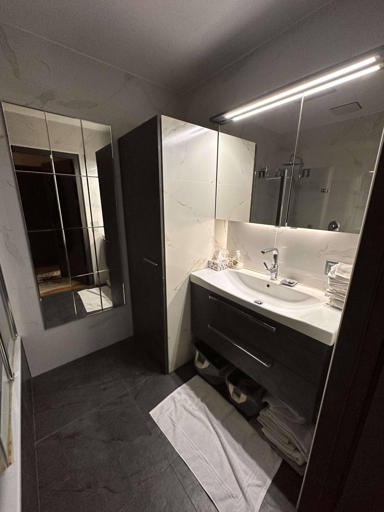 City-penthouse Mit 4 Terassen Und Whirlpool Wenen